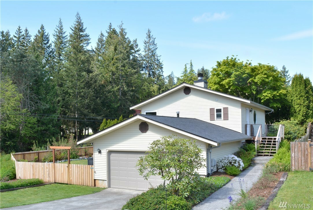 Property Photo: 3755 Brownsville Dr WA 98226