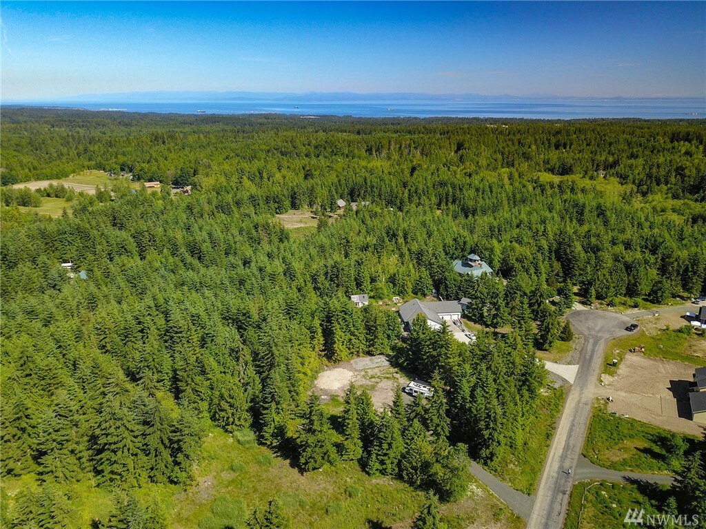 Property Photo: 113 N Windflower Lane WA 98362