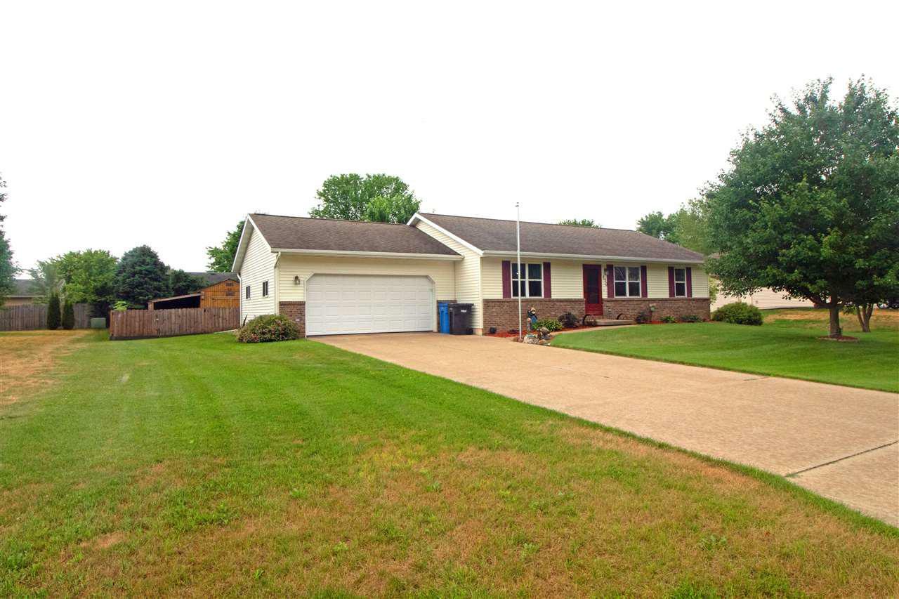 Property Photo:  110 Lois Ln  WI 53503 