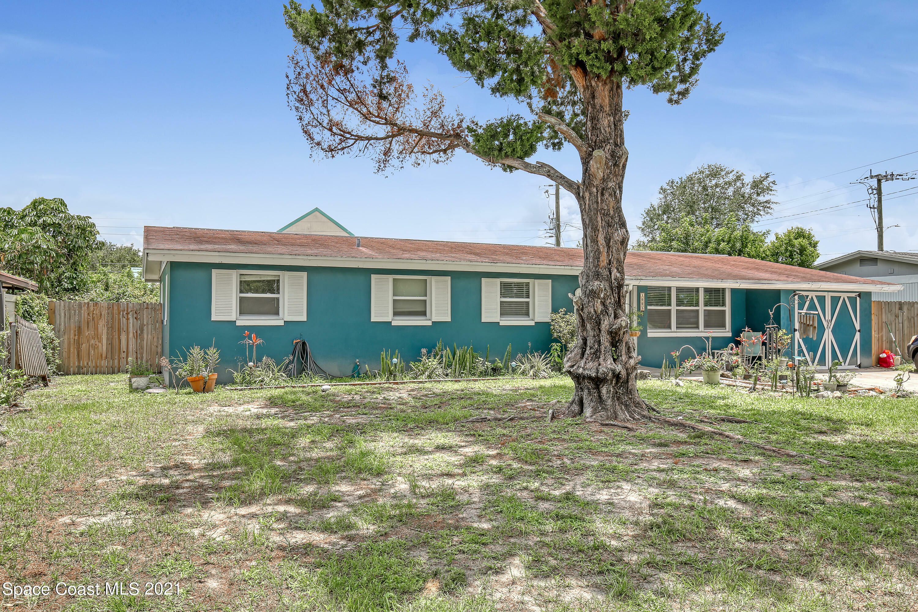 Property Photo:  1005 Cleveland Street  FL 32780 