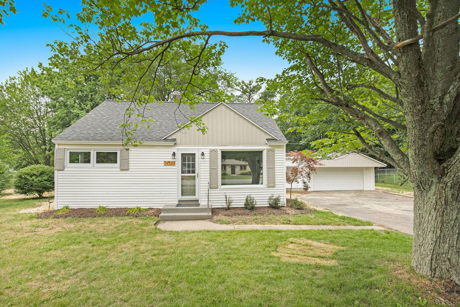 Property Photo: 14581 Riley Street MI 49424