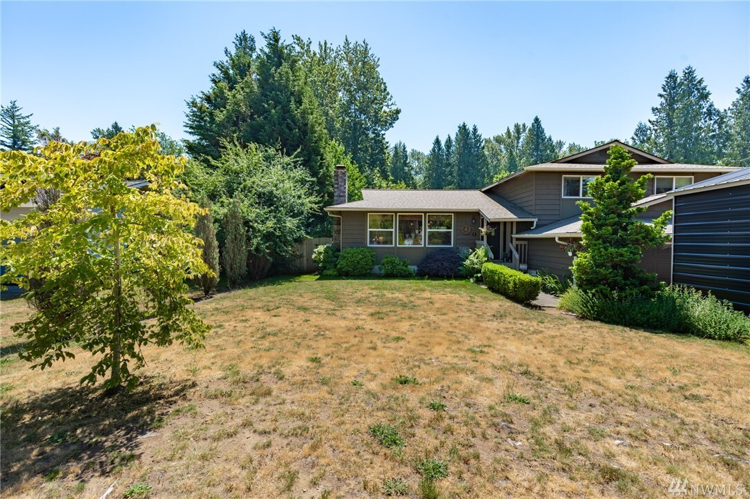 Property Photo: 1241 Deer Creek Dr WA 98248