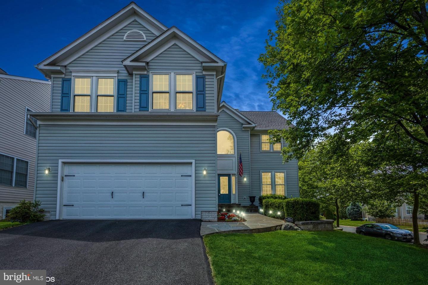 Property Photo: 25901 Rickmansworth Lane VA 20152