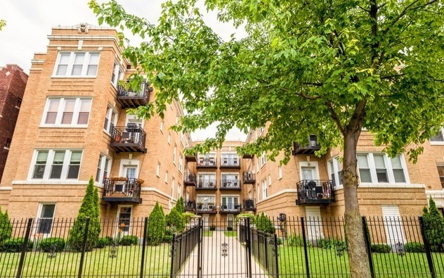 Property Photo: 4908 N Drake Avenue 1 IL 60625