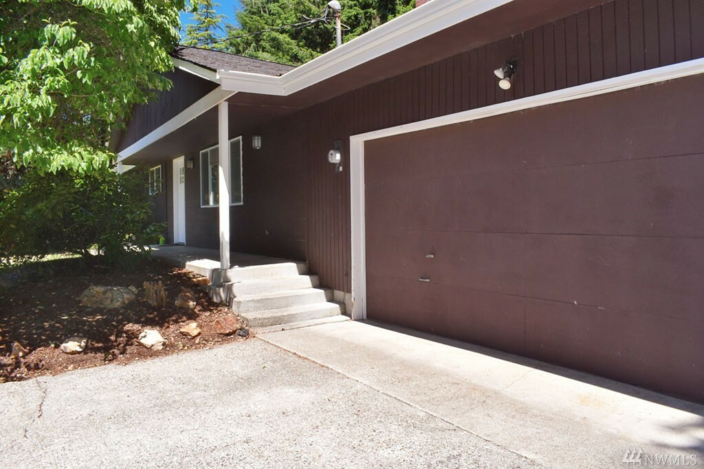 Property Photo:  4201 4th St Pl SW  WA 98373 