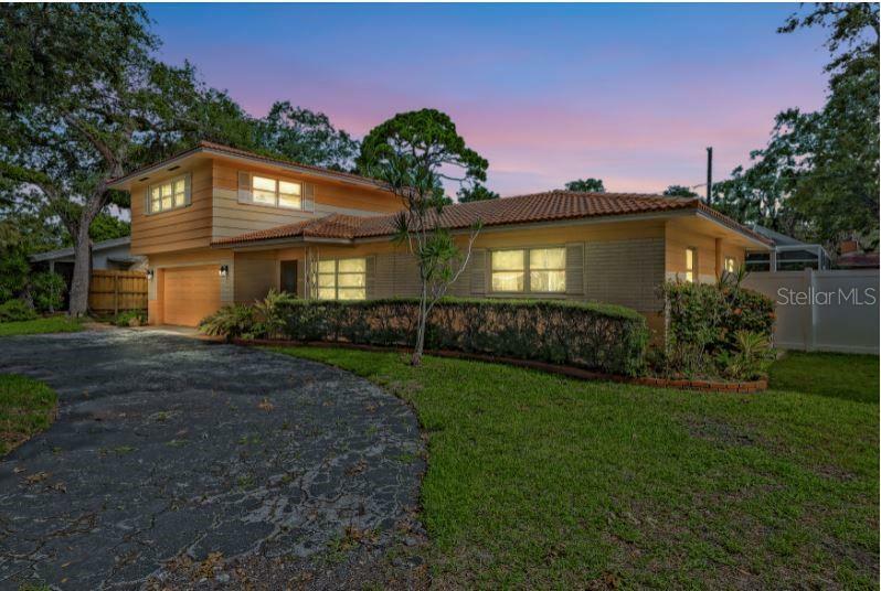 Property Photo: 9955 54th Avenue N FL 33708