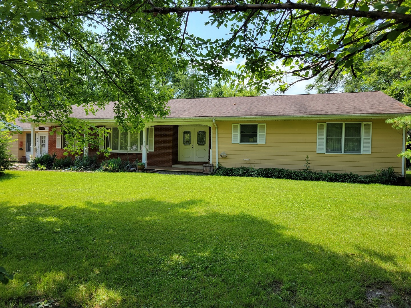 Property Photo:  305 3rd South Street W  IL 61377 