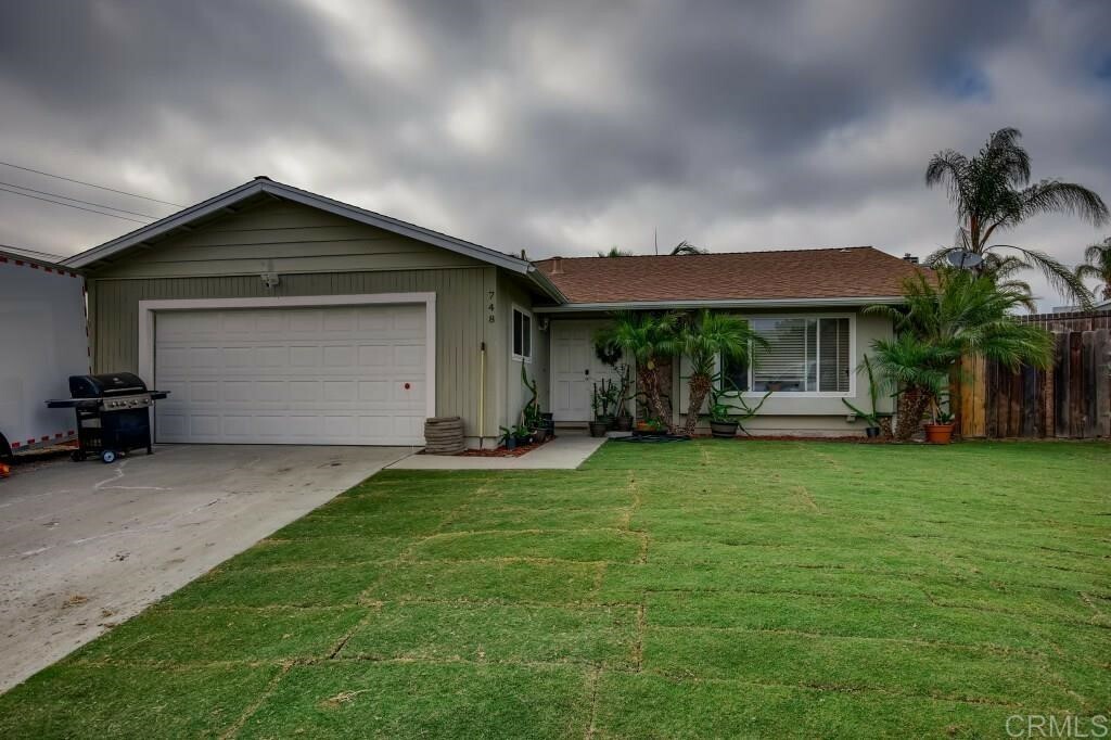 Property Photo:  748 Casa Real Court  CA 92083 