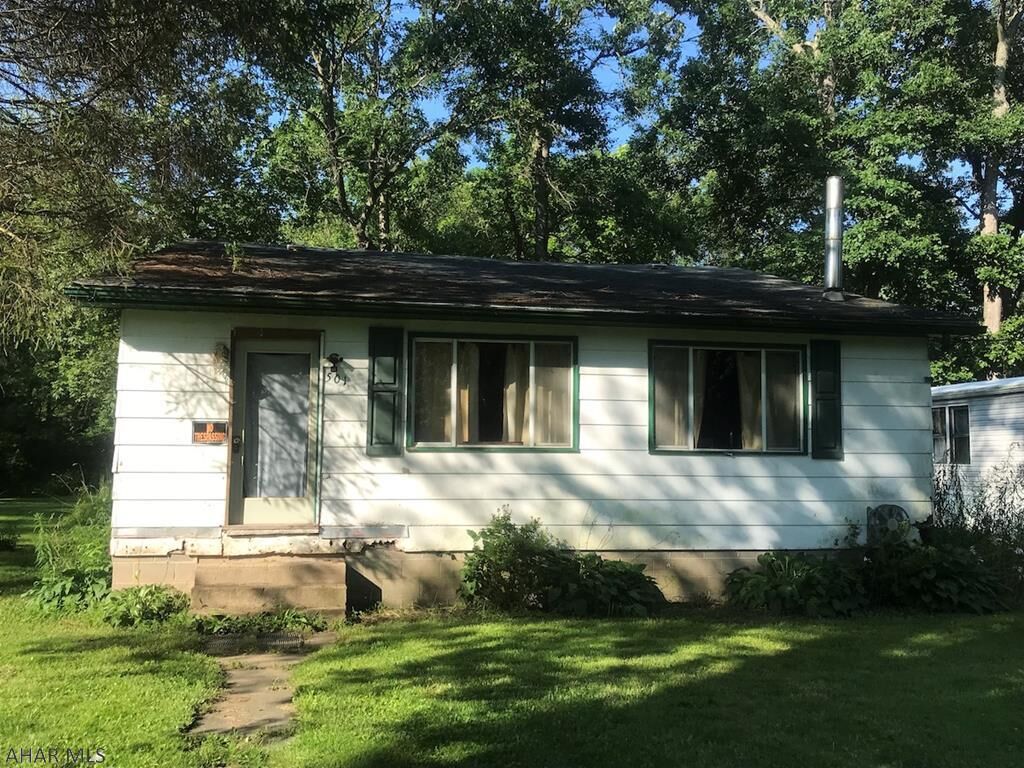 Property Photo:  501 Wayne Boulevard  PA 15521 