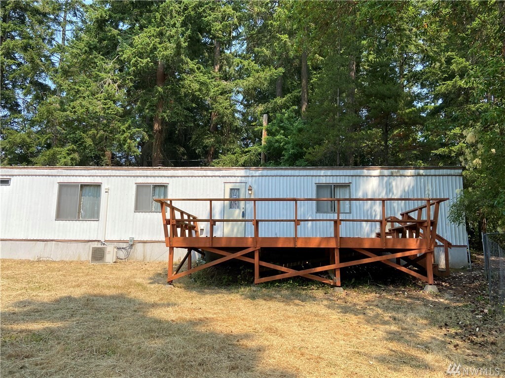 Property Photo: 528 Kodiak Ave WA 98282