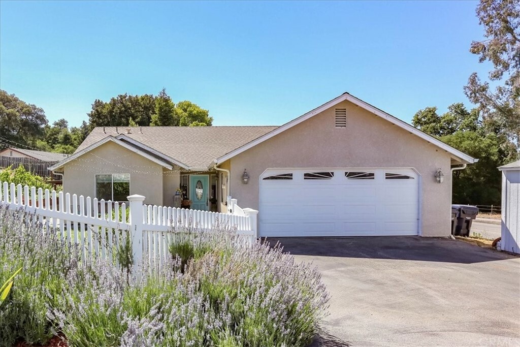 Property Photo:  4135 Orinda Court  CA 93422 