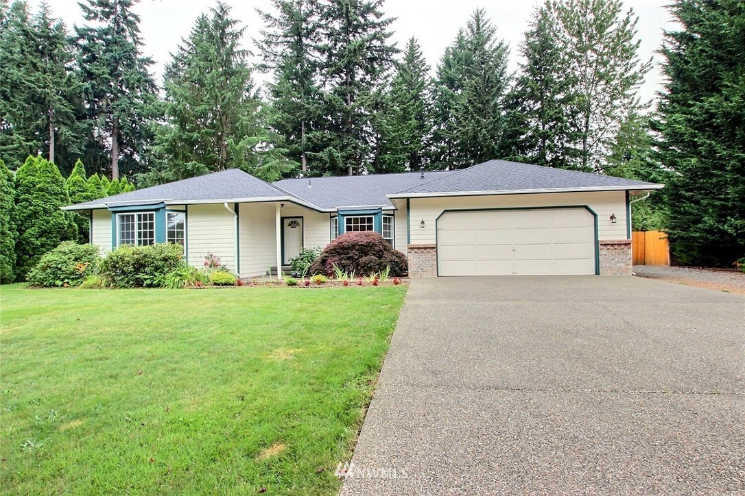 Property Photo: 11814 218th Avenue Ct E WA 98391