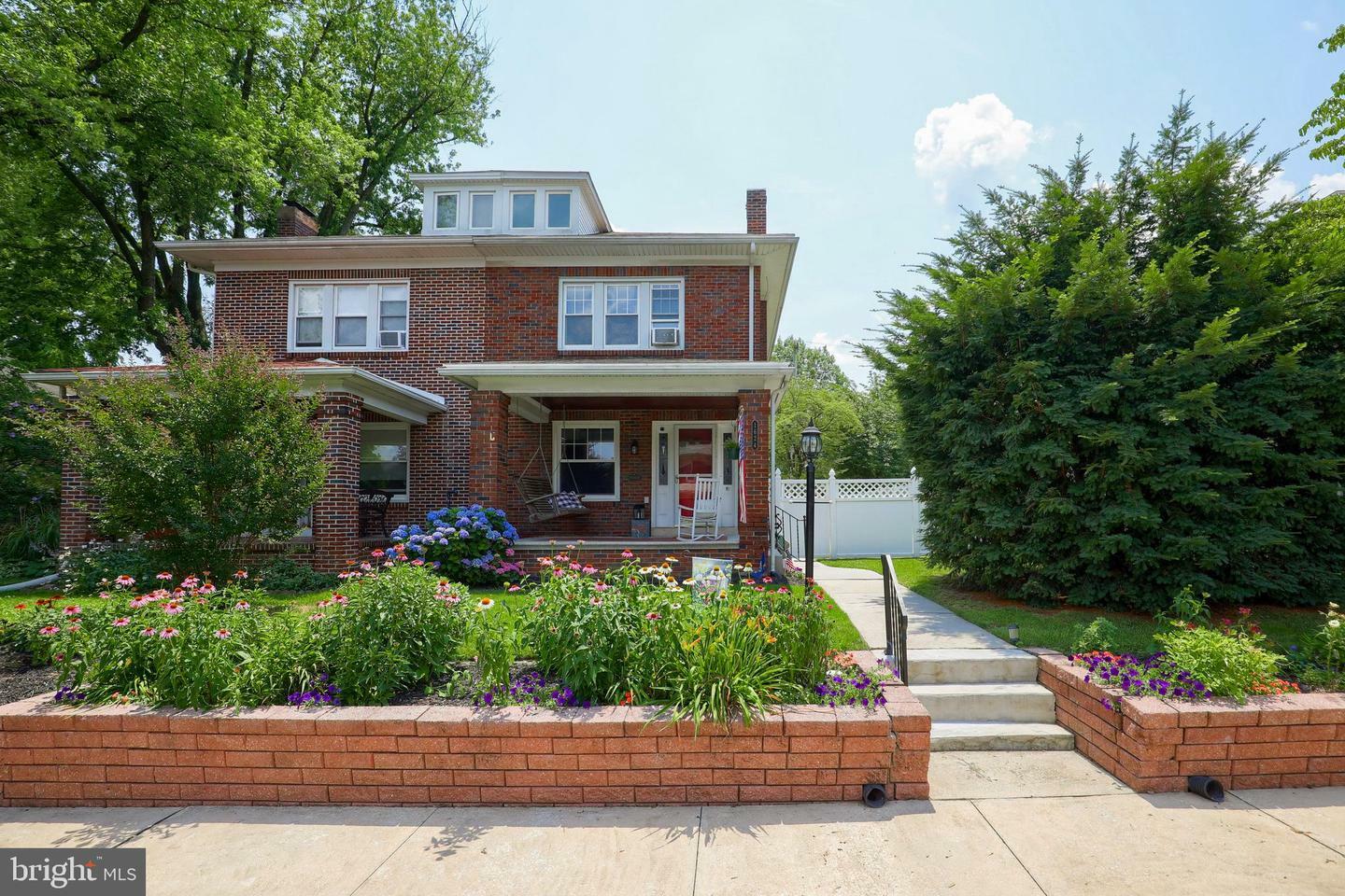 Property Photo:  1624 1st Avenue  PA 17403 