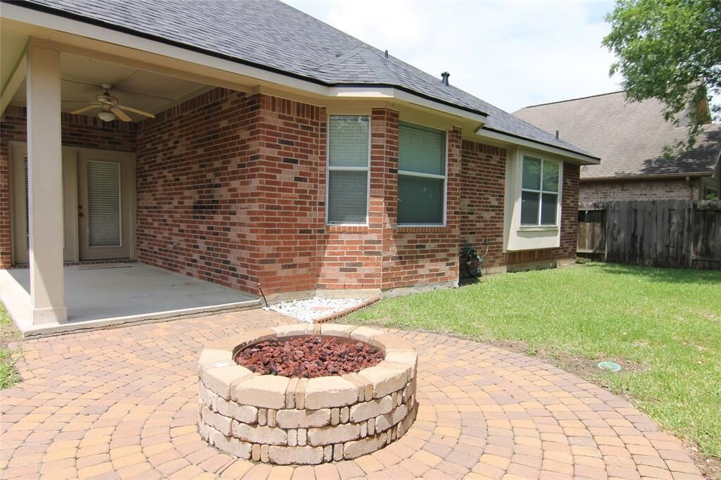 Property Photo:  3019 Willow Fork Drive  TX 77450 