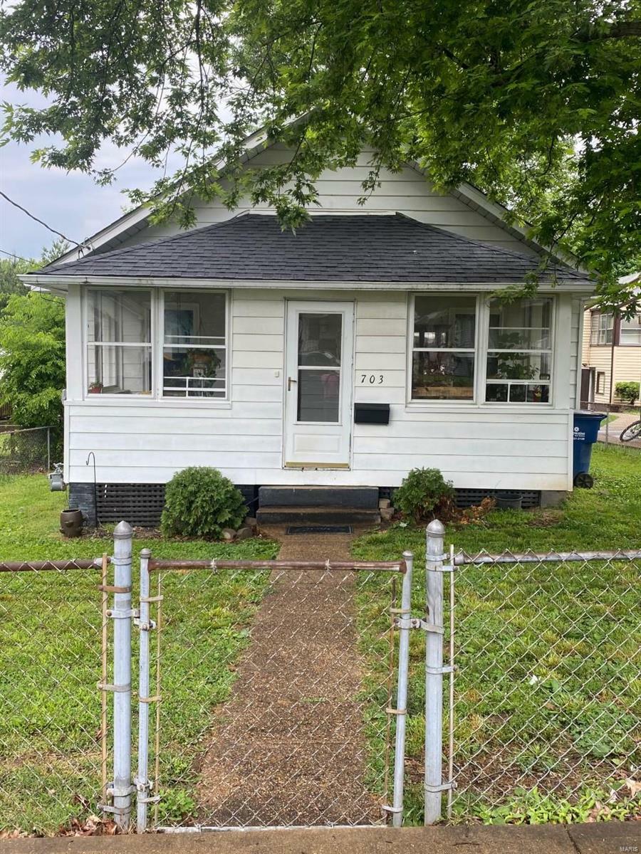Property Photo: 703 Huber 63028