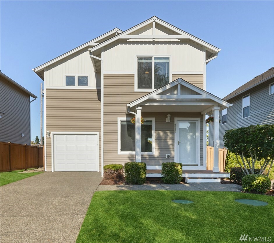 Property Photo:  9956 Terra Glenn St SE  WA 98597 