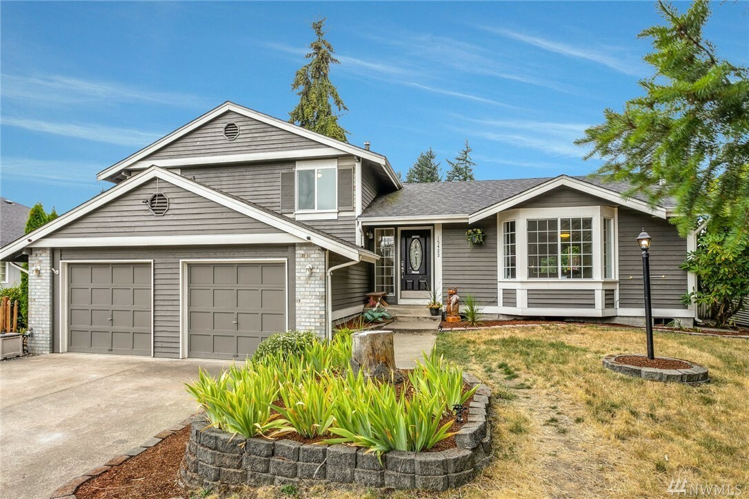 Property Photo:  15422 19th Av Ct E  WA 98445 