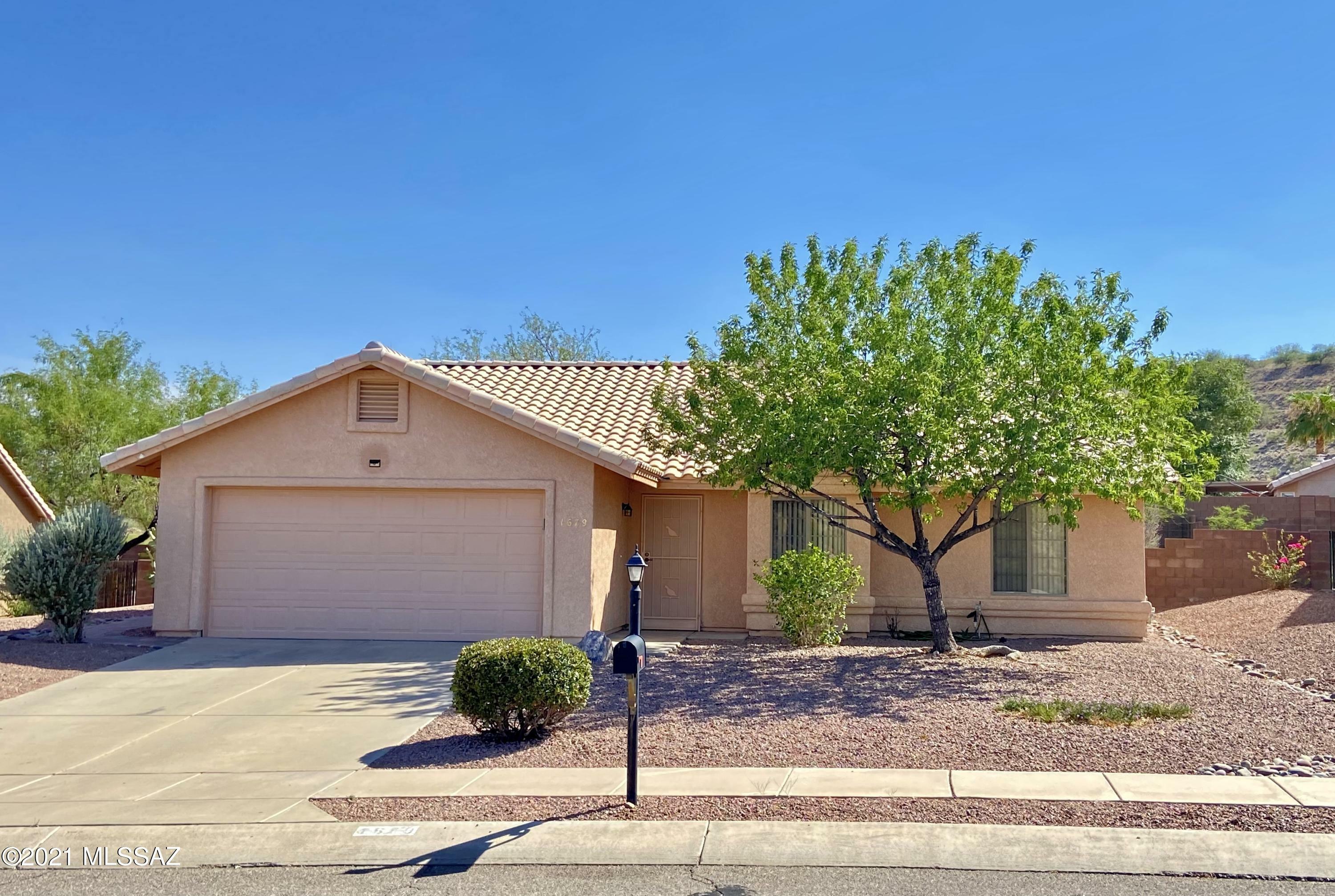 Property Photo:  1679 W Camino Acierto  AZ 85629 