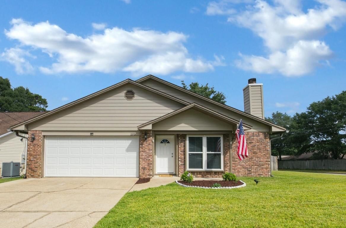 Property Photo: 1105 Rita Lane FL 32578