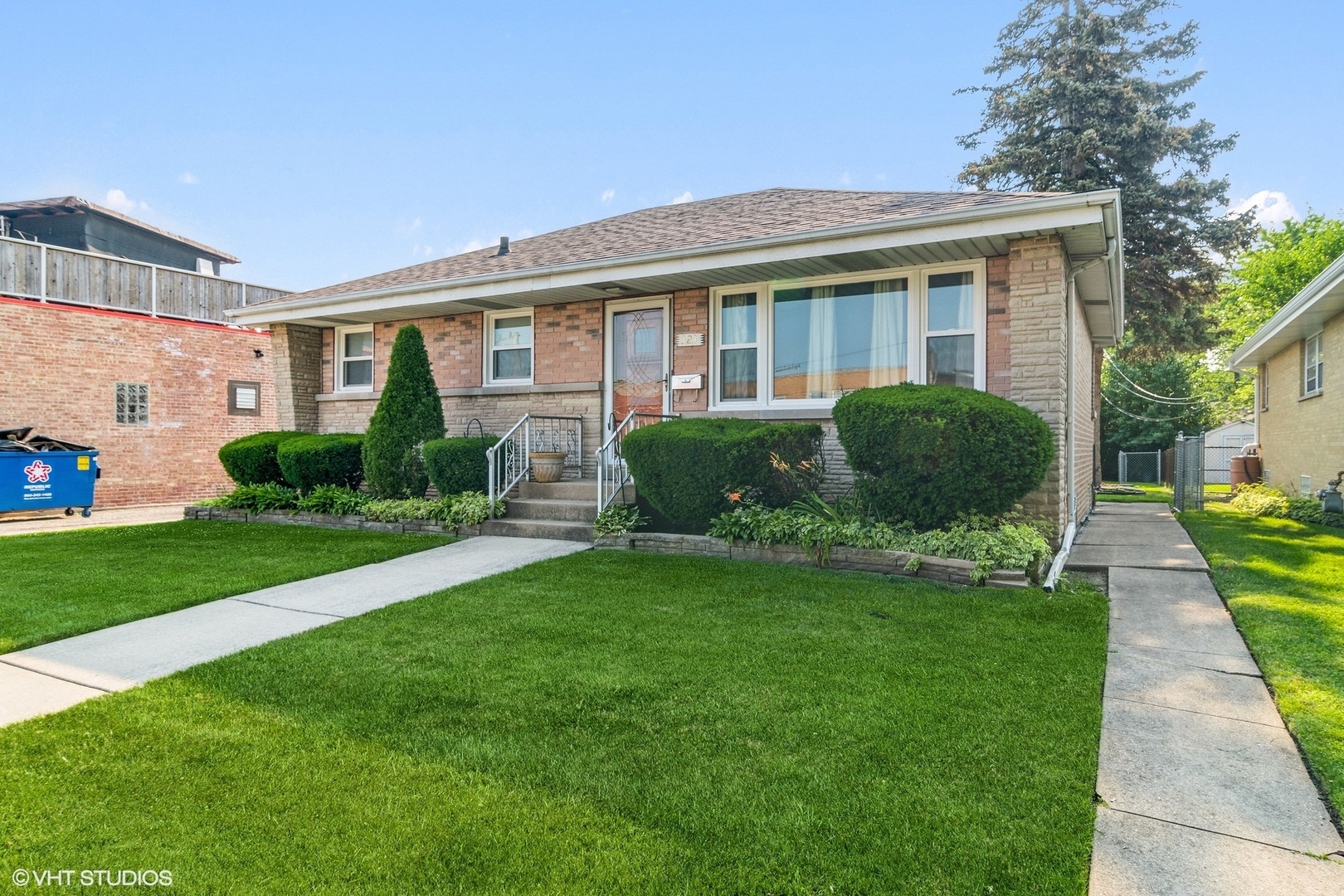 Property Photo:  323 N Lind Avenue  IL 60162 