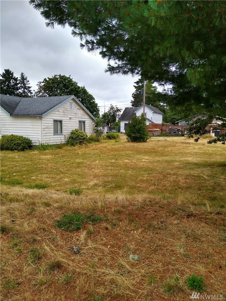 Property Photo:  1911 Laurel St  WA 98584 