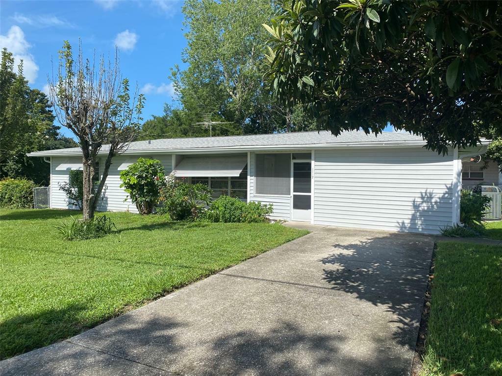 Property Photo:  1117 Glenridge Drive  FL 34748 