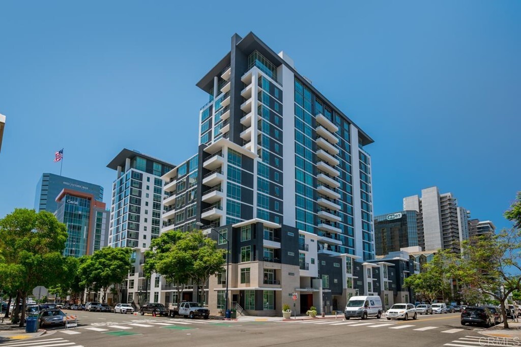 Property Photo: 425 W Beech St. 226 CA 92101