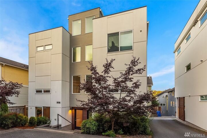 3414 22nd Ave W A  Seattle WA 98199 photo