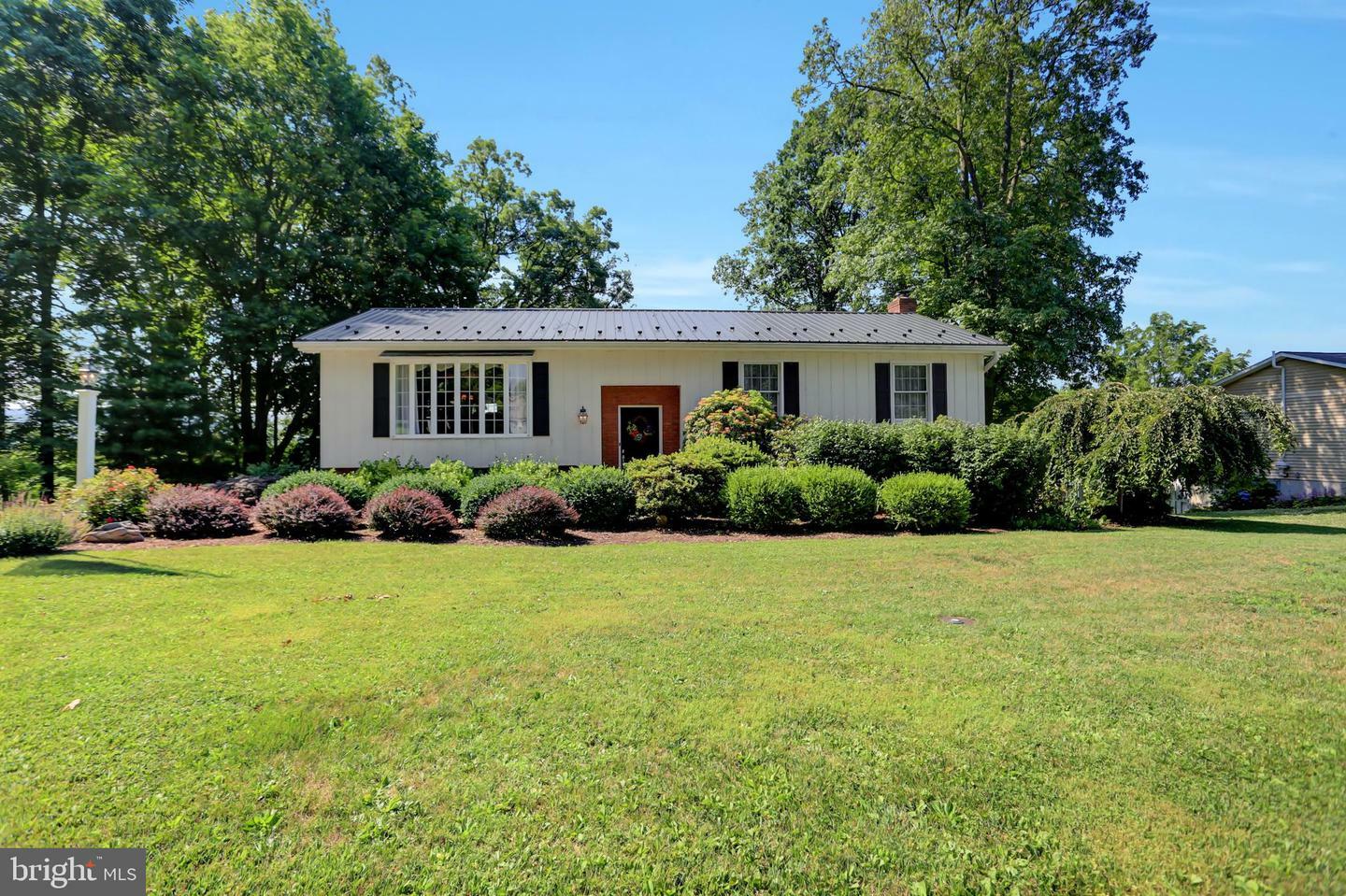 Property Photo:  218 Hickory Drive  PA 17222 