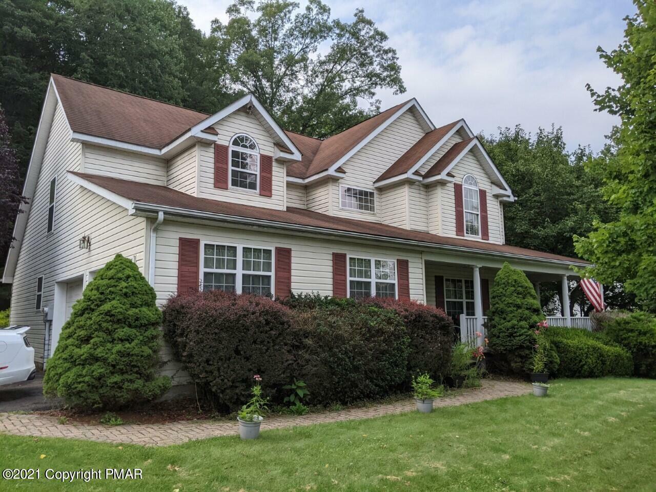 Property Photo:  219 Emily Way  PA 18058 