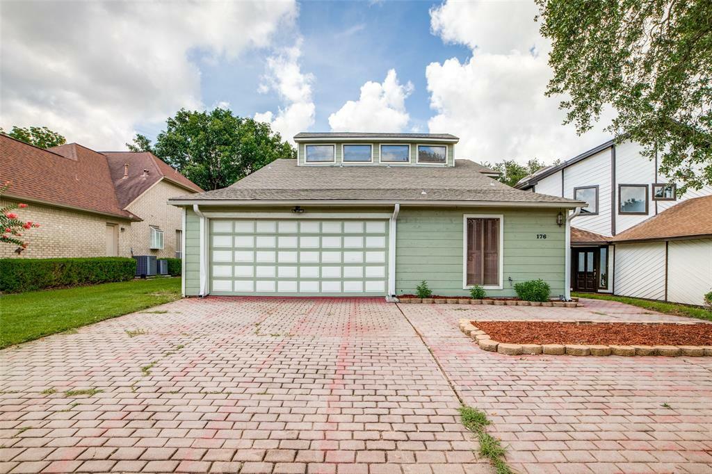 Property Photo: 176 April Cove TX 77356