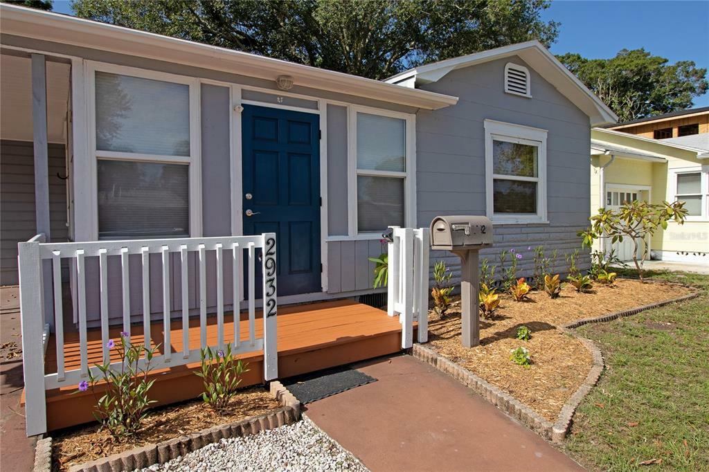 Property Photo: 2932 12th Avenue N FL 33713