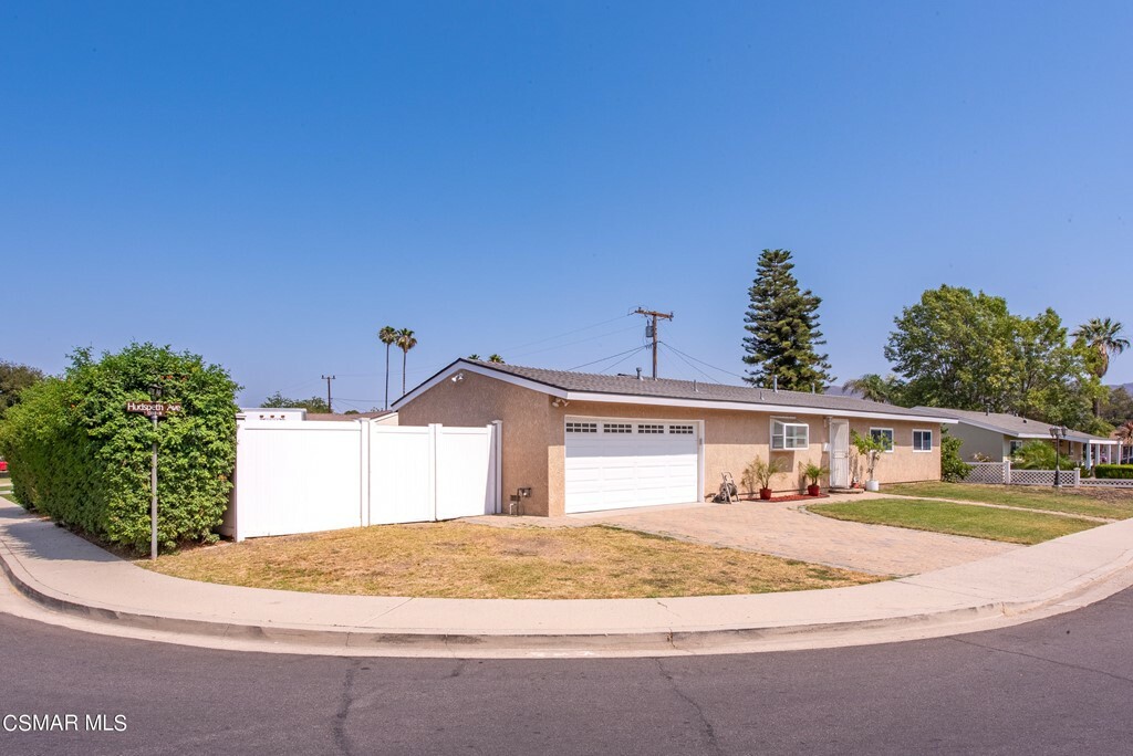 Property Photo:  1340 Hudspeth Street  CA 93065 