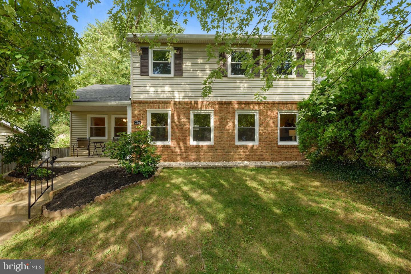 Property Photo:  216 N Lincoln Avenue  VA 20164 