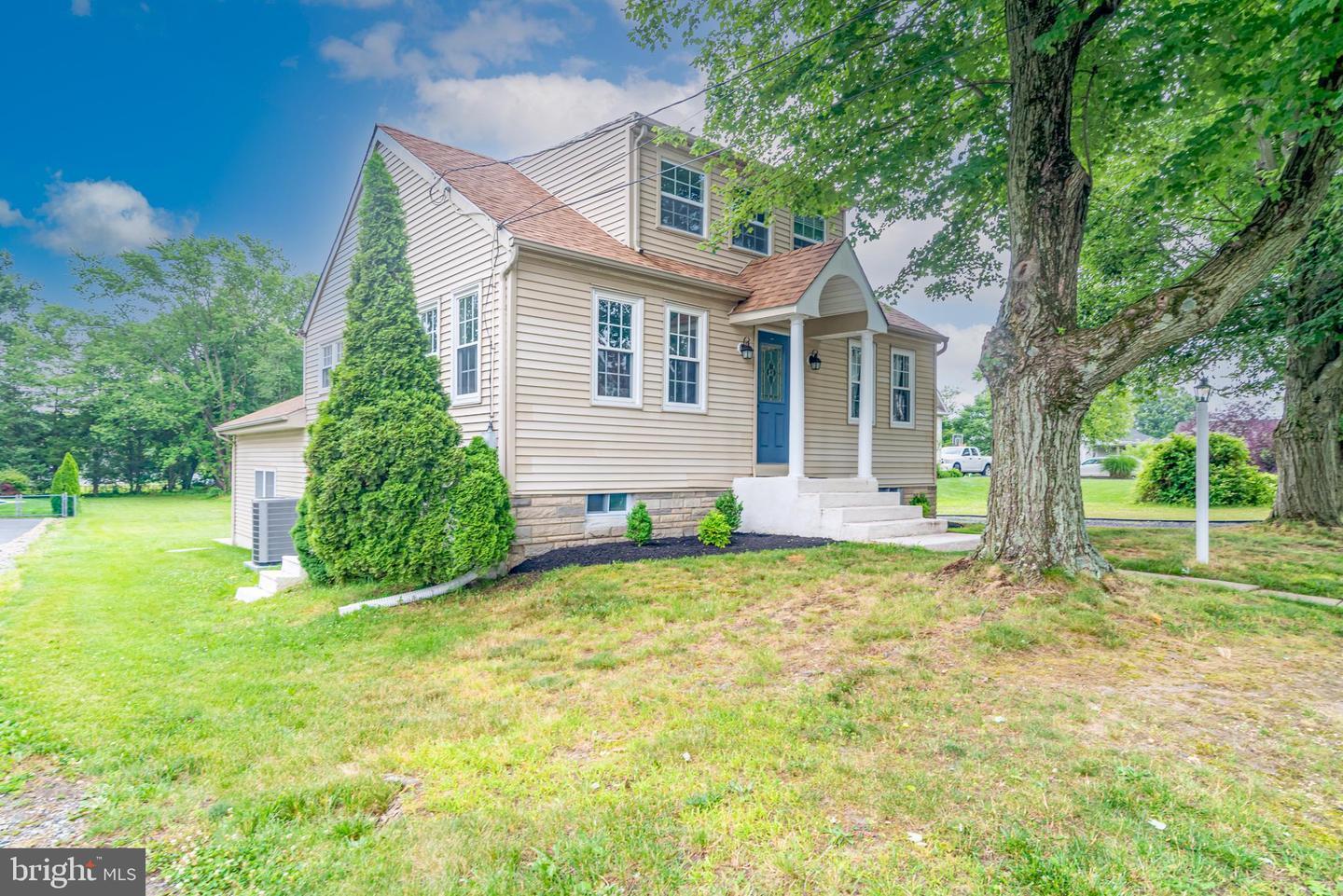 Property Photo:  11 Orchard  NJ 08012 