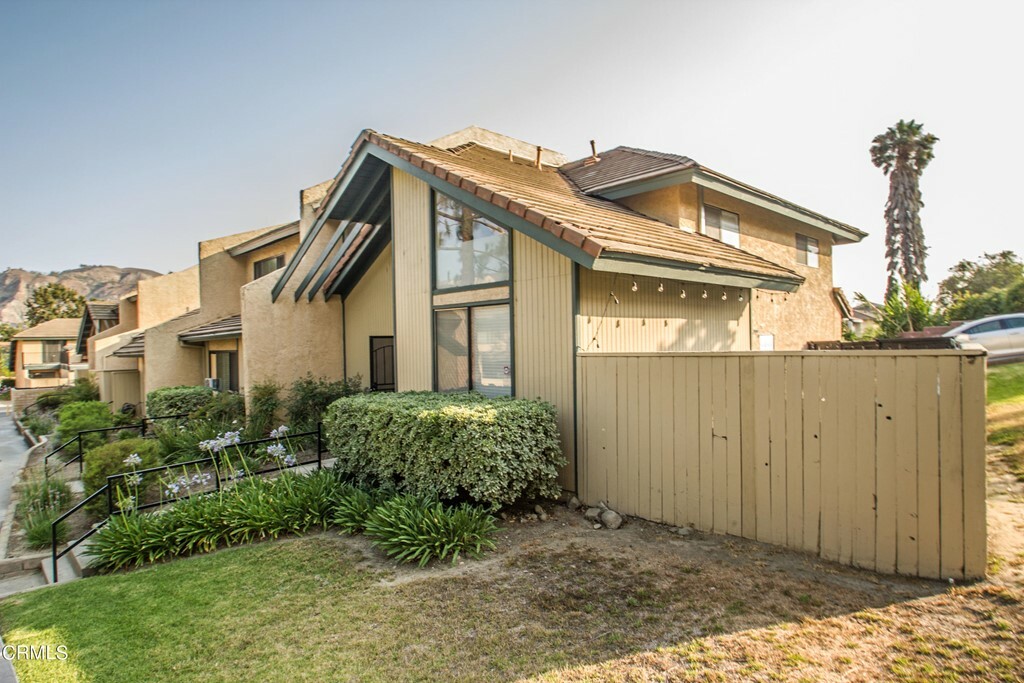 Property Photo:  119 Sonoma Lane  CA 93060 