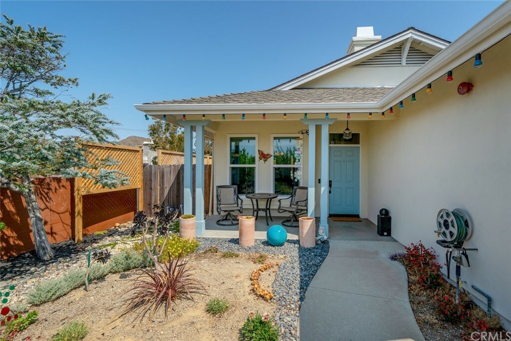 Property Photo:  3883 Poinsettia Street  CA 93401 