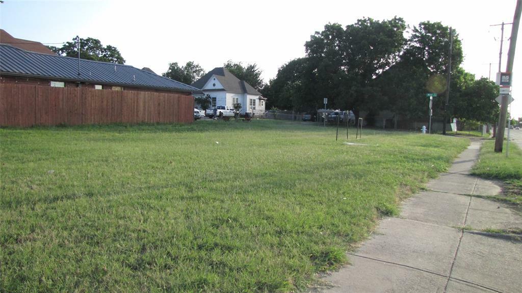 Property Photo:  1701 May Street  TX 76110 