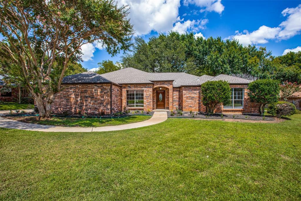 Property Photo: 3809 E Verde Woods Street TX 75052
