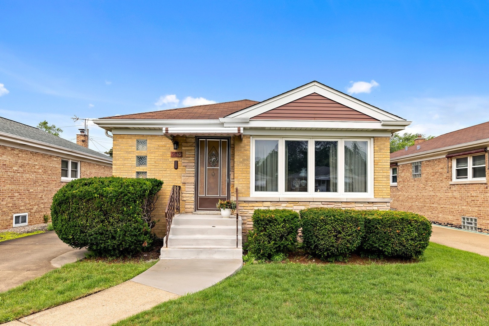 Property Photo:  5130 N Kenneth Avenue  IL 60630 