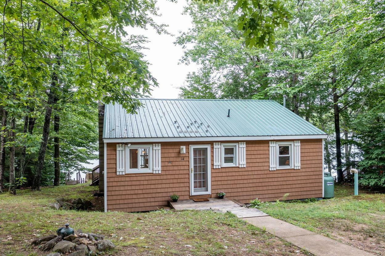 Property Photo:  14 Hemlock Drive  NH 03237 