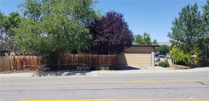 Property Photo:  1123 4th St SE  WA 98802 