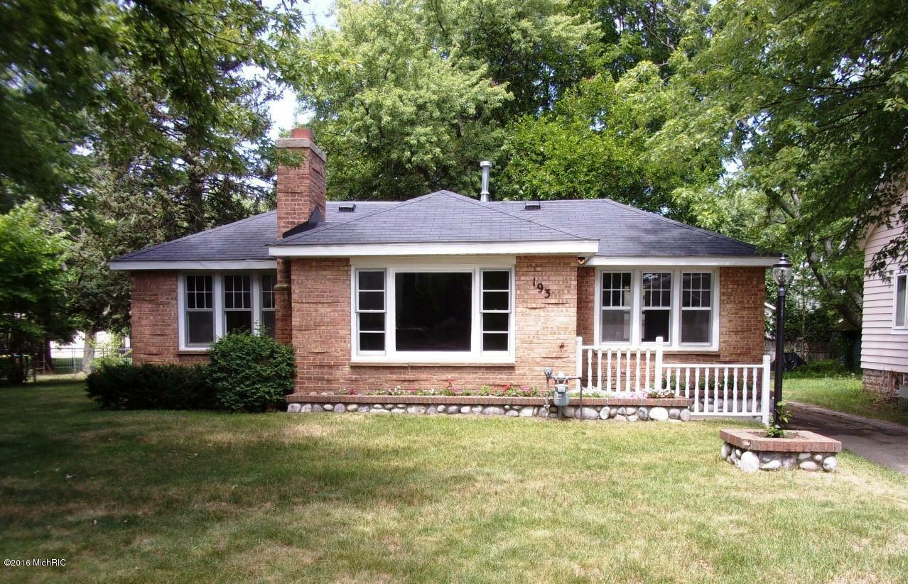 Property Photo: 193 E 38th Street MI 49423