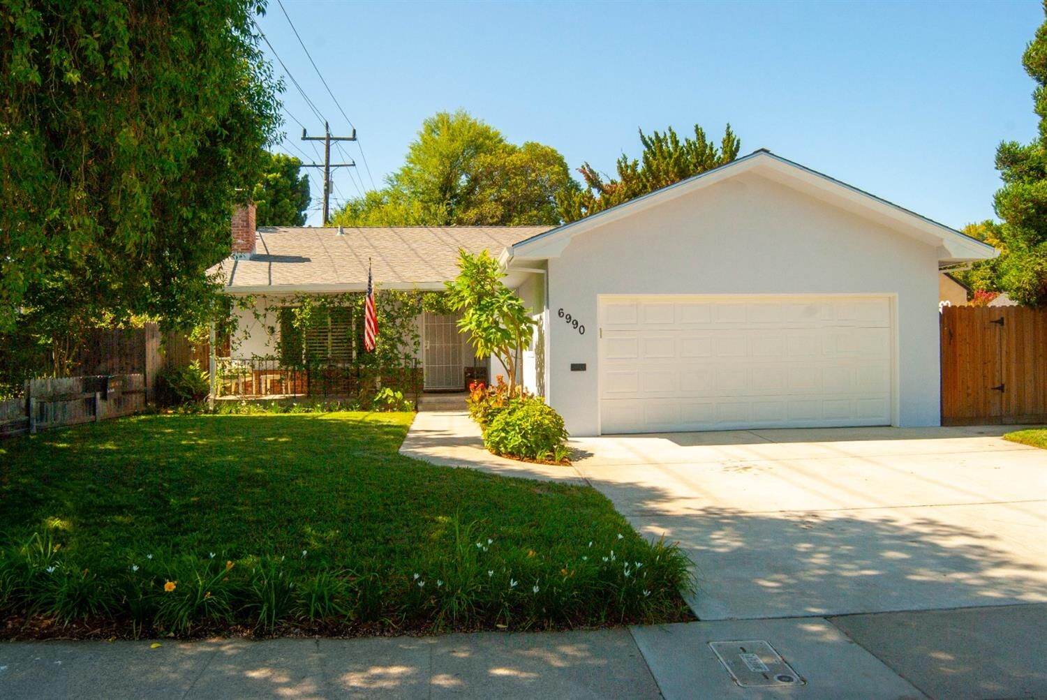 Property Photo: 6990 18th Avenue CA 95820