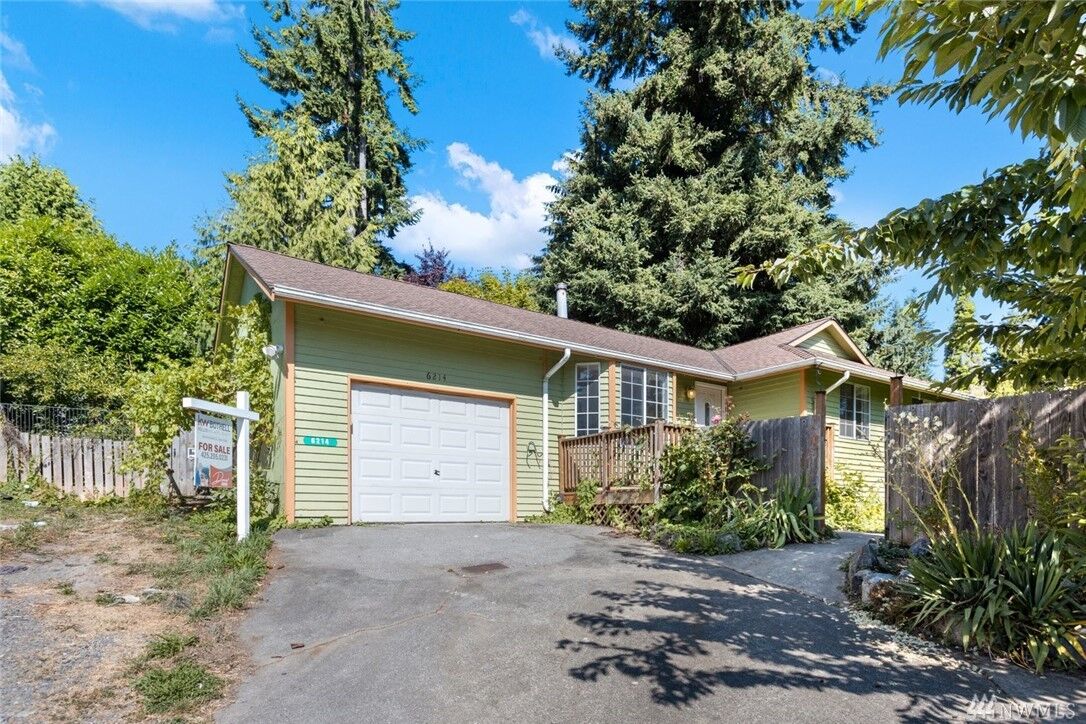Property Photo:  6214 Fleming St  WA 98203 