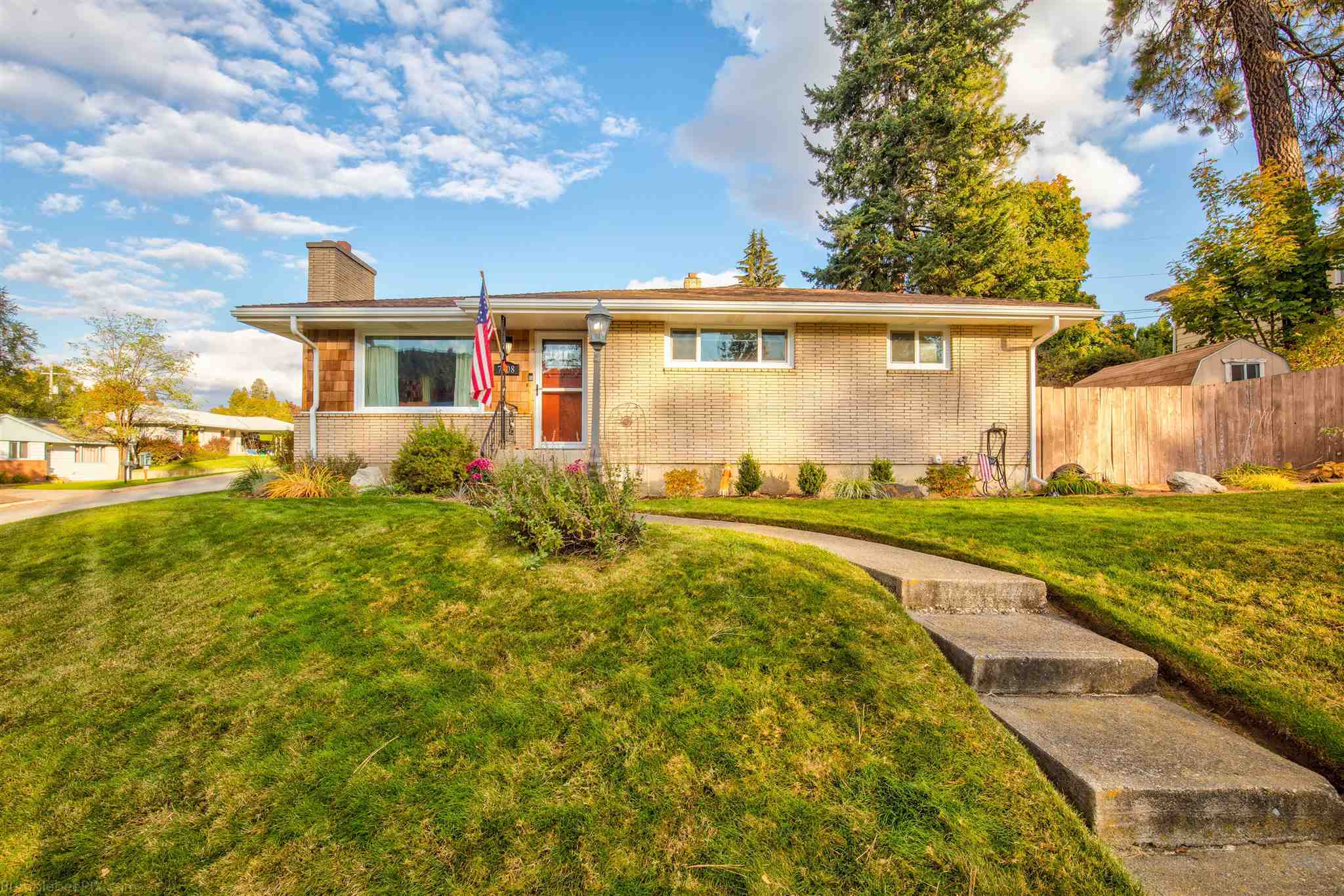 Property Photo:  7808 N Fox Point Dr  WA 99208 