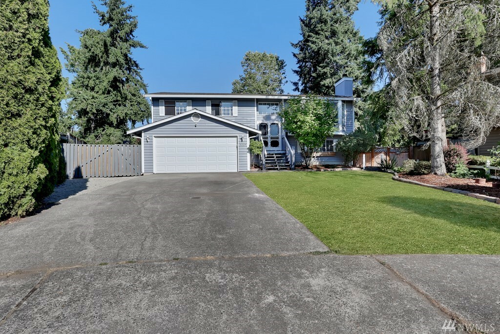 Property Photo: 3227 31st St Pl SE WA 98374