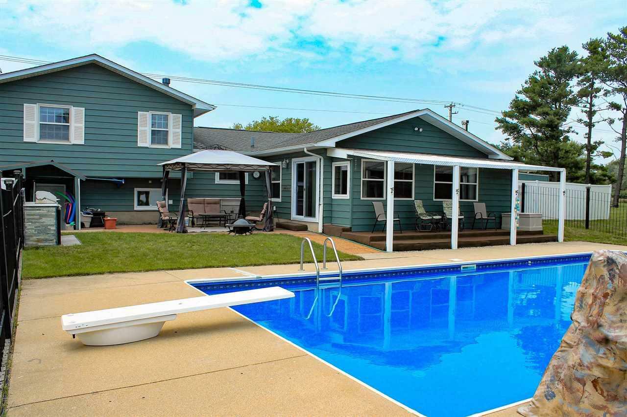 Property Photo: 2443 South Oakhill Ave WI 53546