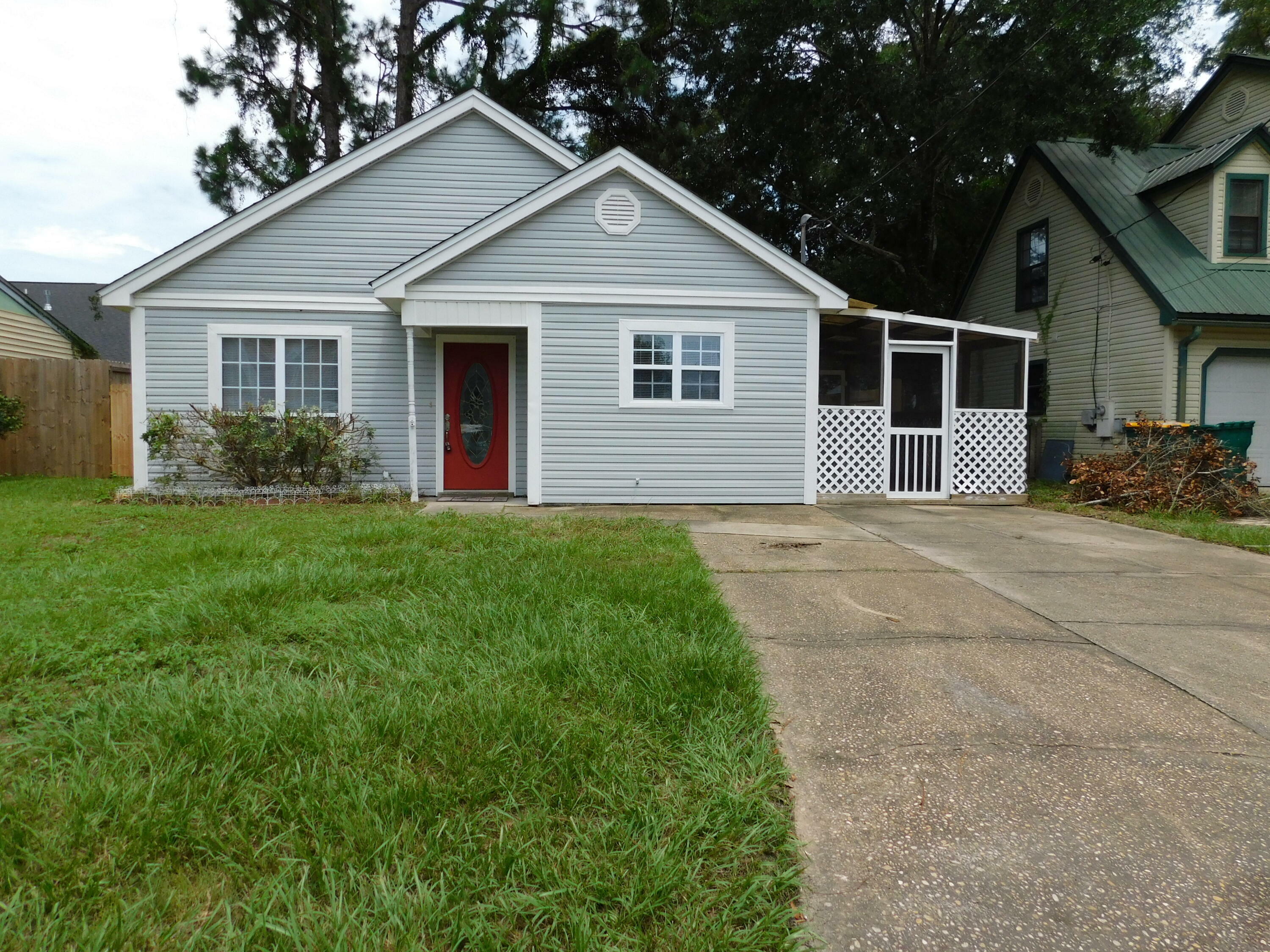 Property Photo:  627 Lloyd Street  FL 32547 