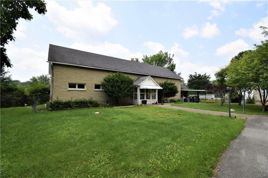 Property Photo:  1243 Walnut Drive  PA 18038 